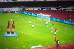 开云体育下载-激烈比赛引发球迷热议，大家猜测战果