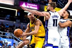 开云体育平台APP-关于湖人横扫德国男篮，锡安绝境逆转的信息