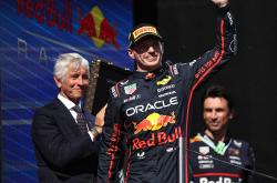 开云体育登录-索伯车队鏖战哈斯车队，维斯塔潘关键制胜