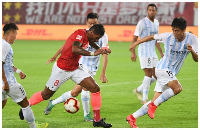 重庆力帆主场战胜天海，挺进前四的简单介绍