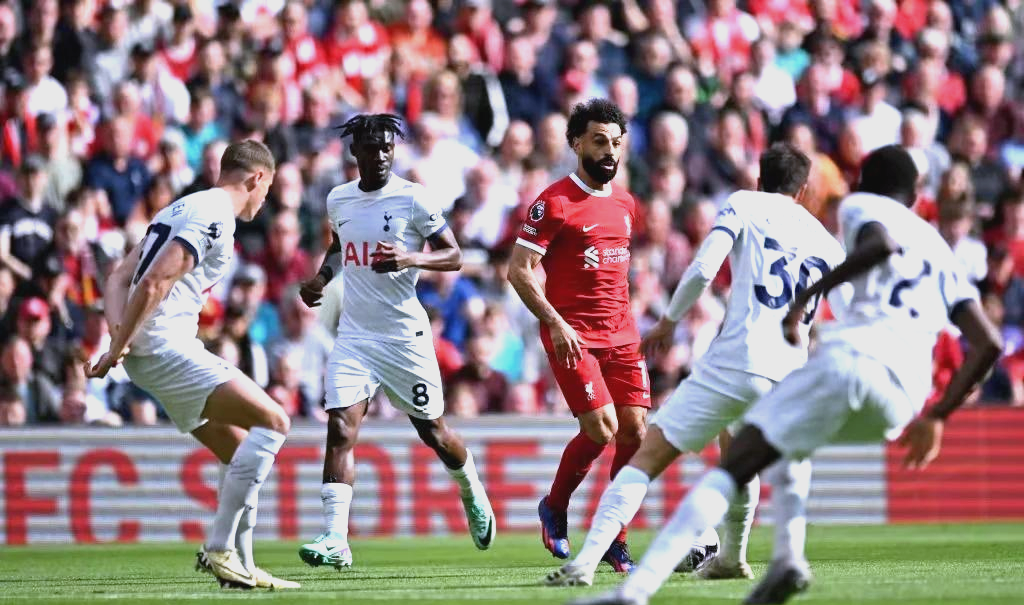 热刺遭遇惨败，赛季形势不乐观