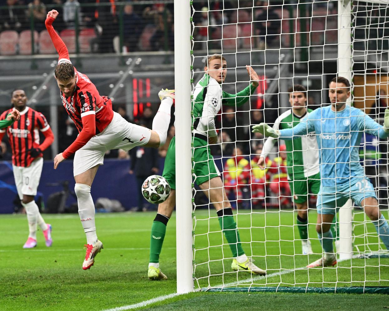 AC米兰锋线进攻疲软，球队冲击欧冠需改进的简单介绍