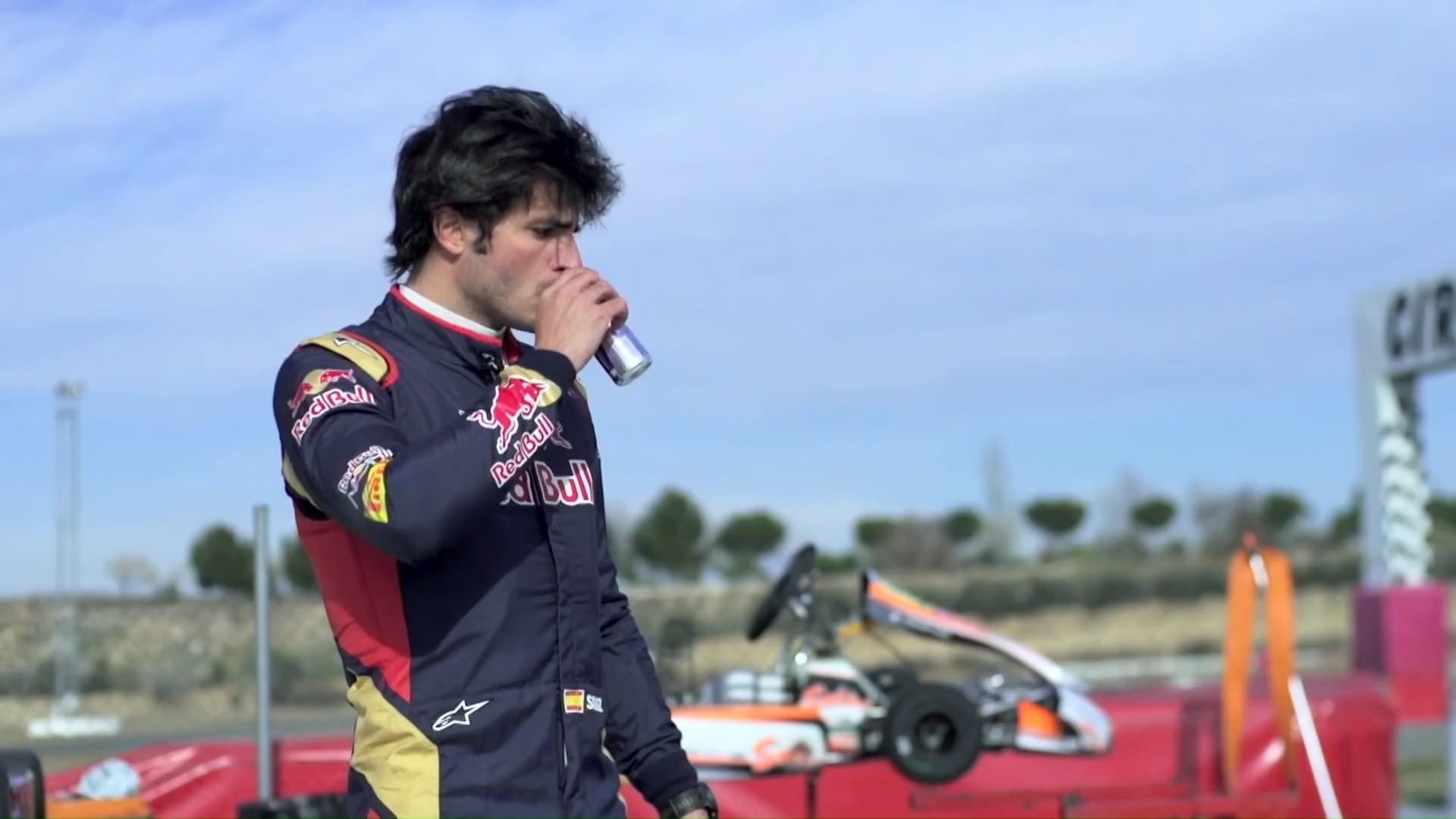 包含红牛二队险胜雷诺车队,阿隆索惊艳四座的词条 包含红牛二队险胜雷诺车队,阿隆索惊艳四座的词条