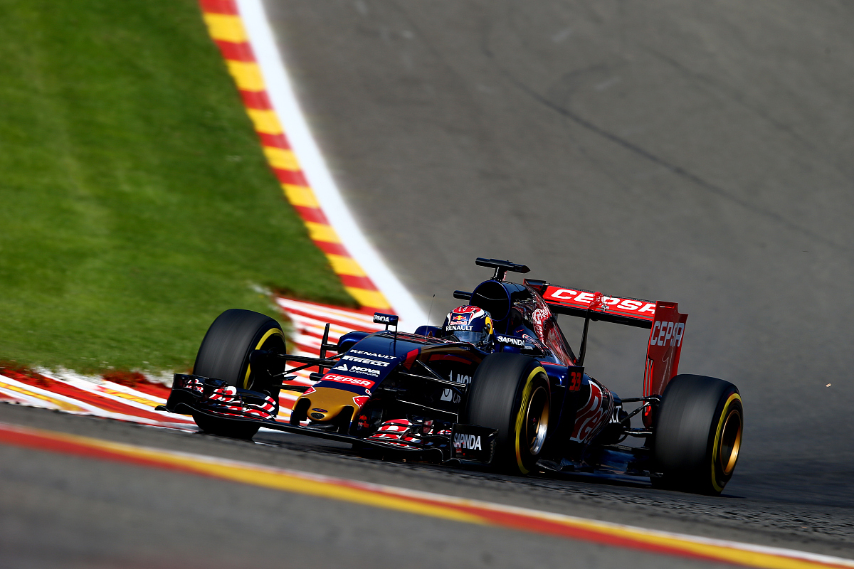 包含阿斯顿马丁险胜雷诺车队，皮亚斯特里刷新纪录的词条